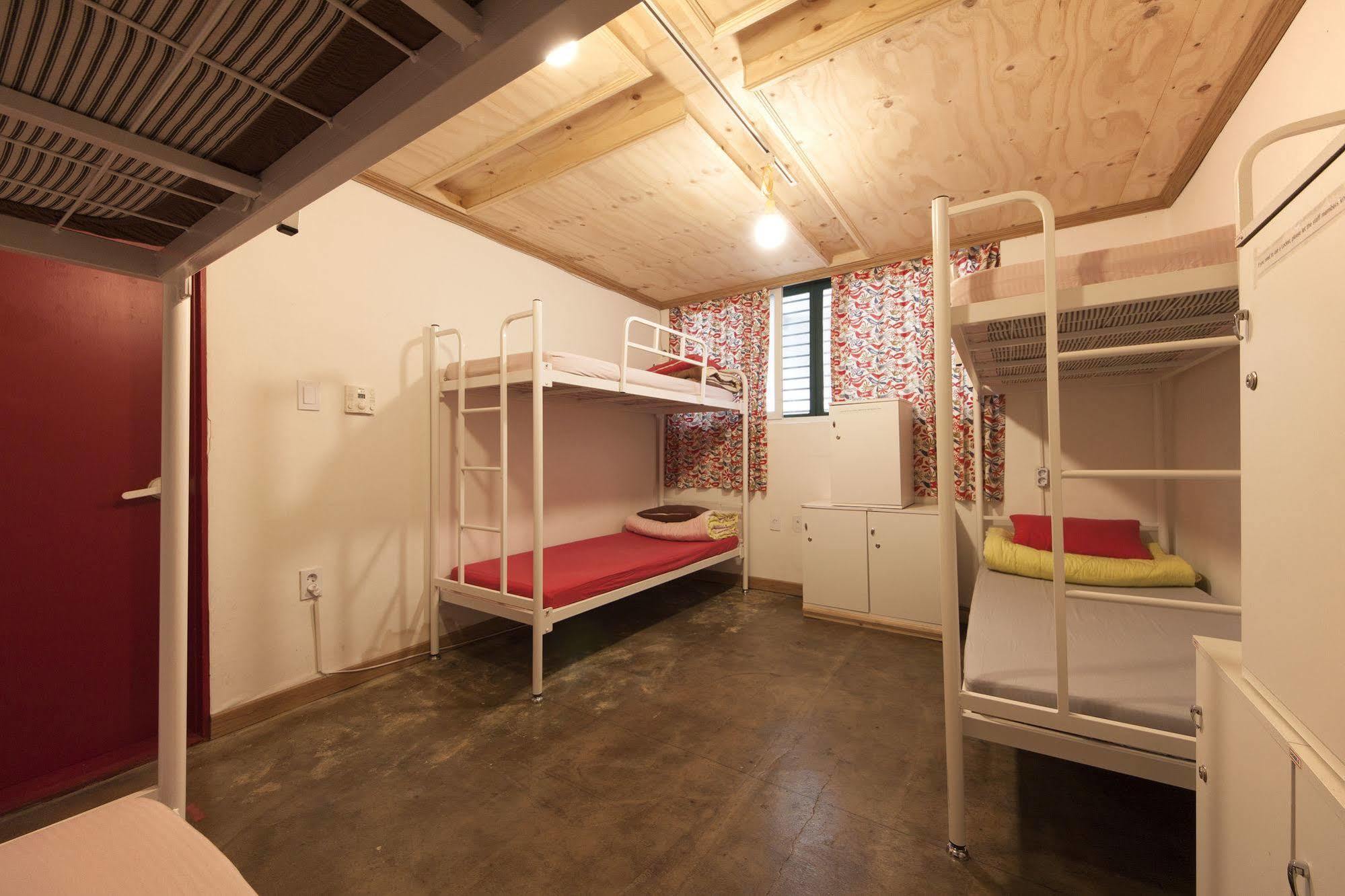 Hongdae Lazy Fox Hostel In Сеул Экстерьер фото
